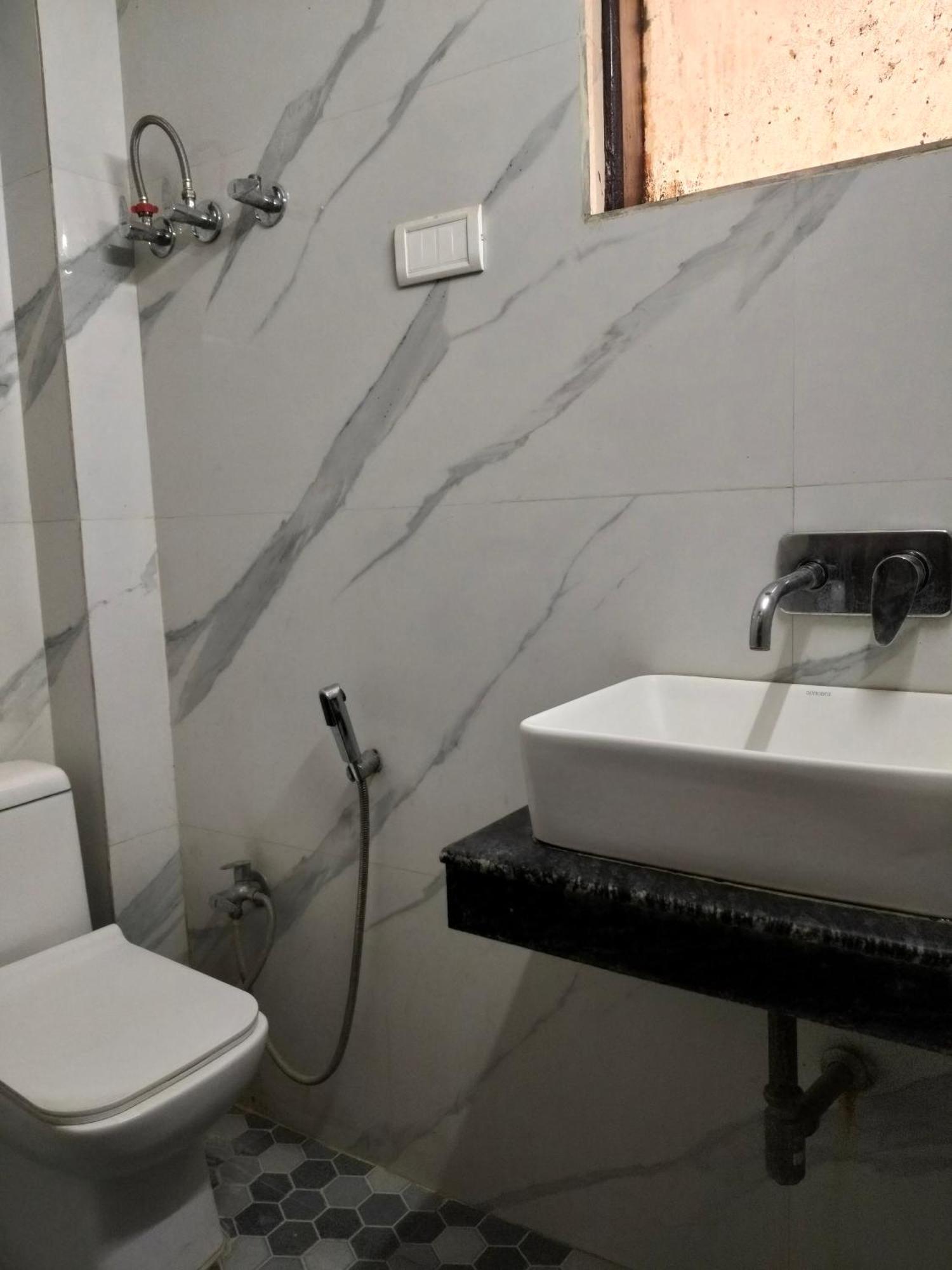 Hotel Yatri International Új-Delhi Kültér fotó
