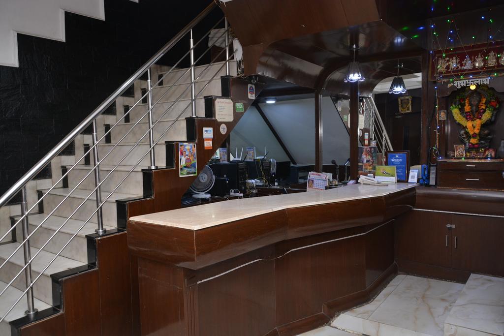 Hotel Yatri International Új-Delhi Kültér fotó